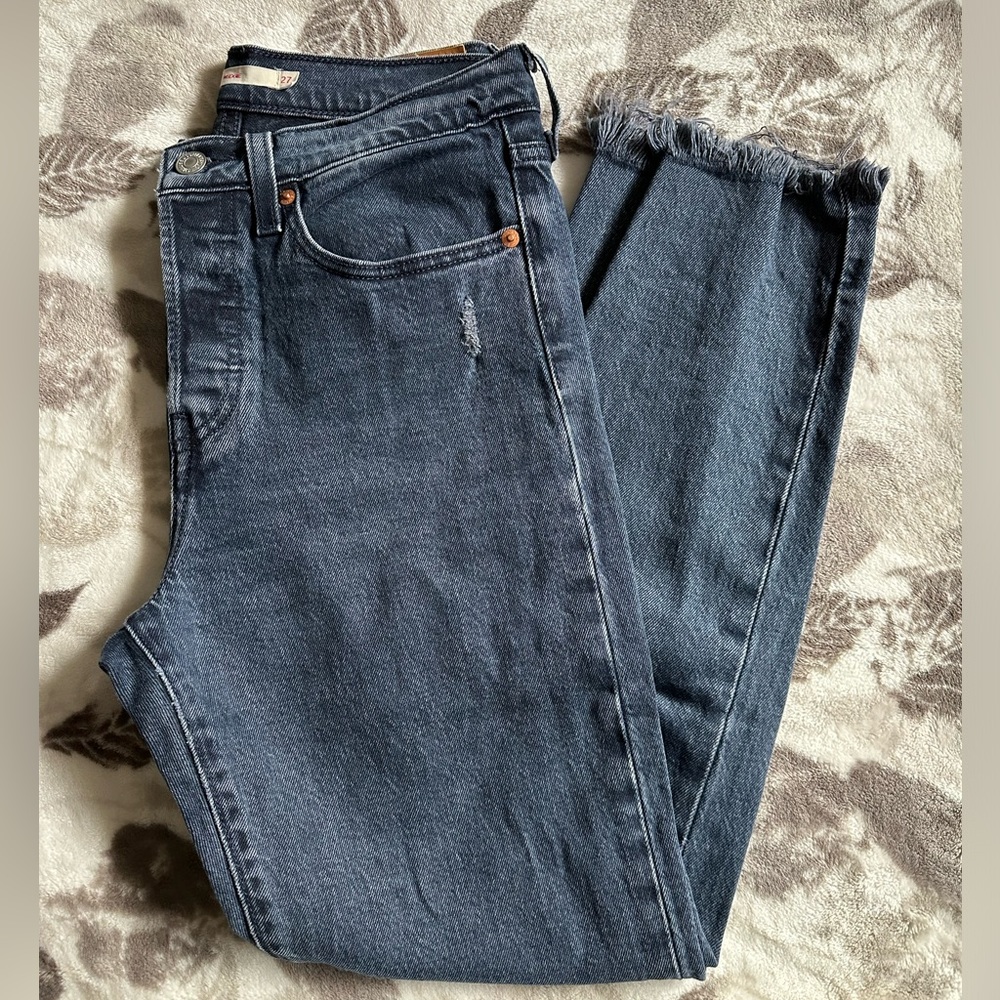 Levi's Wedgie Fit Ankle Jeans Black and Blue Size 27